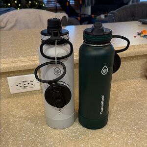 ThermoFlask Insulated Water Bottle Set - Green and Gray